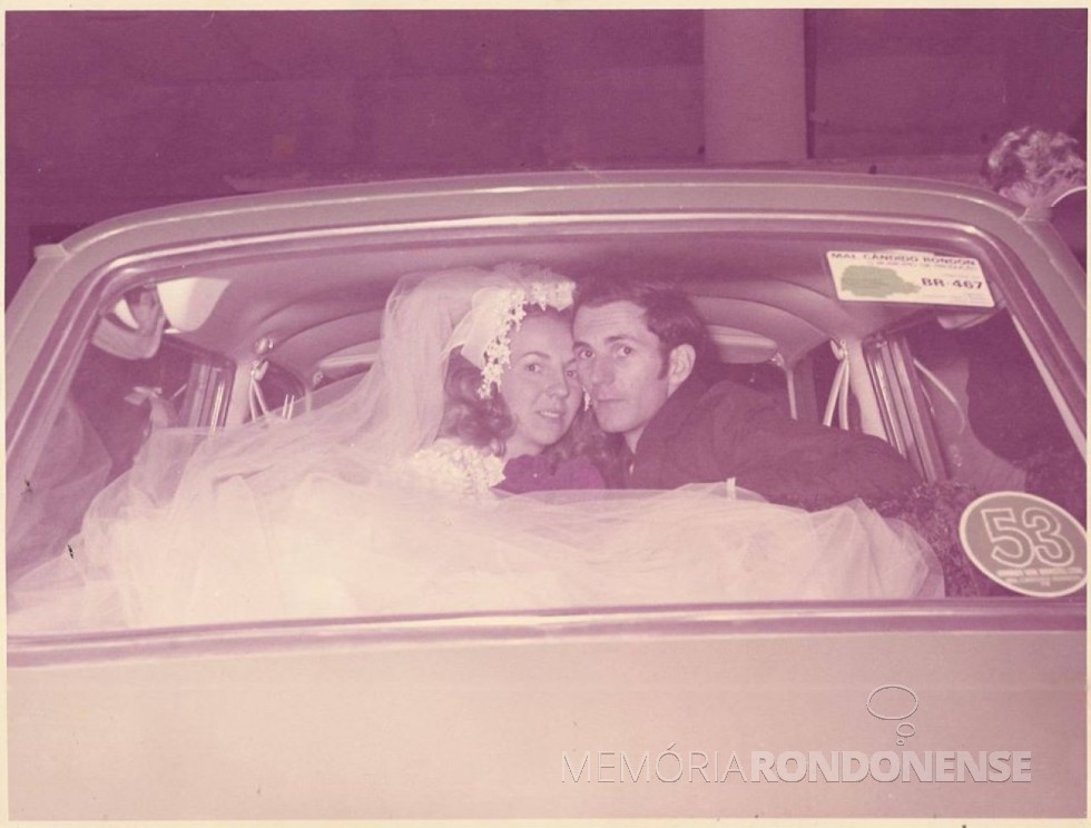 || Noivos Lizelotte Strenske e Romito Graebin que se casaram em julho de 1971.
Imagem: Acervo Rafael Graebin - FOTO 5 -