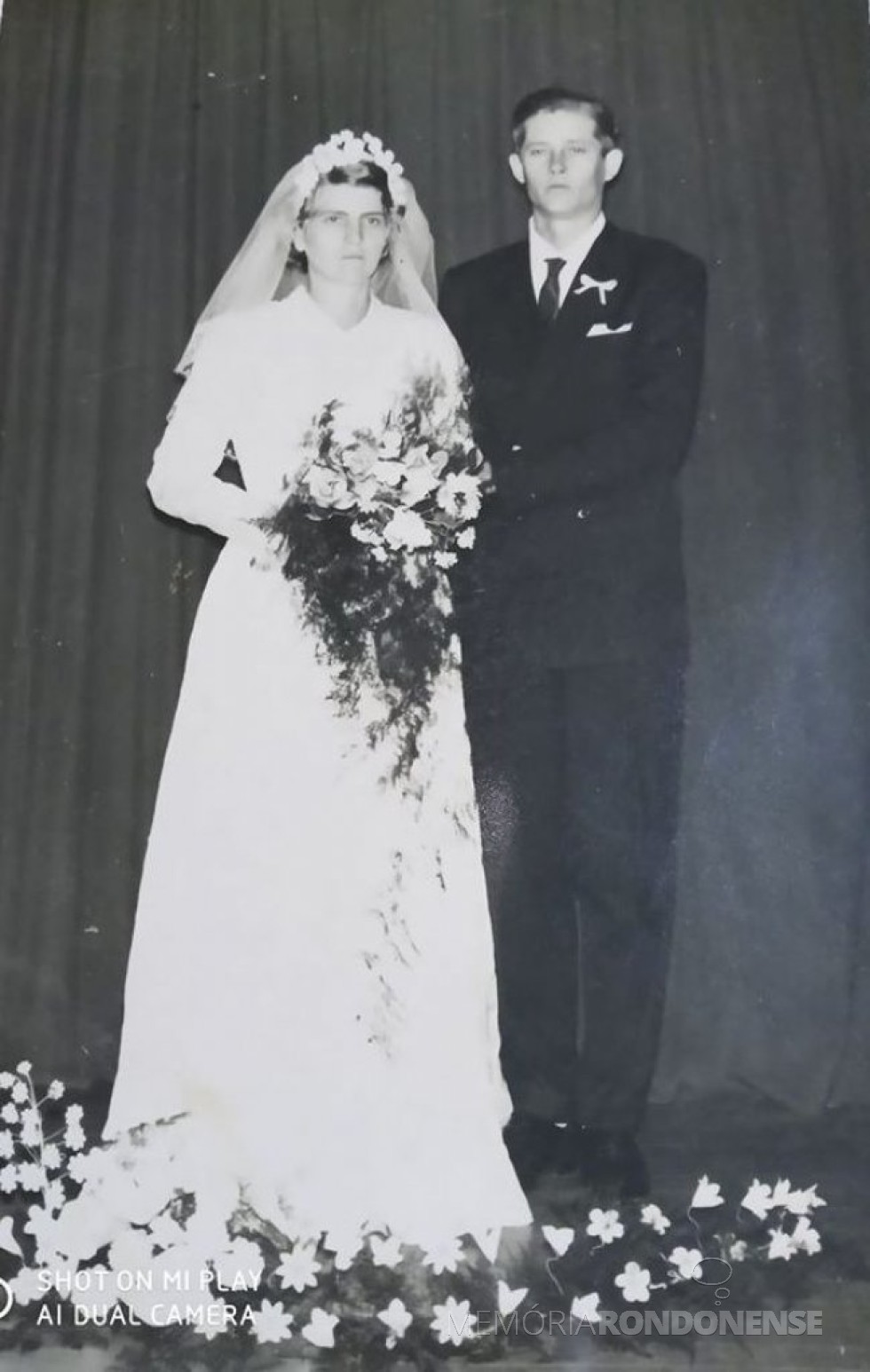 || Noivos pioneiros rondonenses Elly Aline Engelmann e Lauro Dreyer que se casaram em junho de 1962.
Imagem: Acervo Hedy Dreyer Campos - FOTO 1 - 