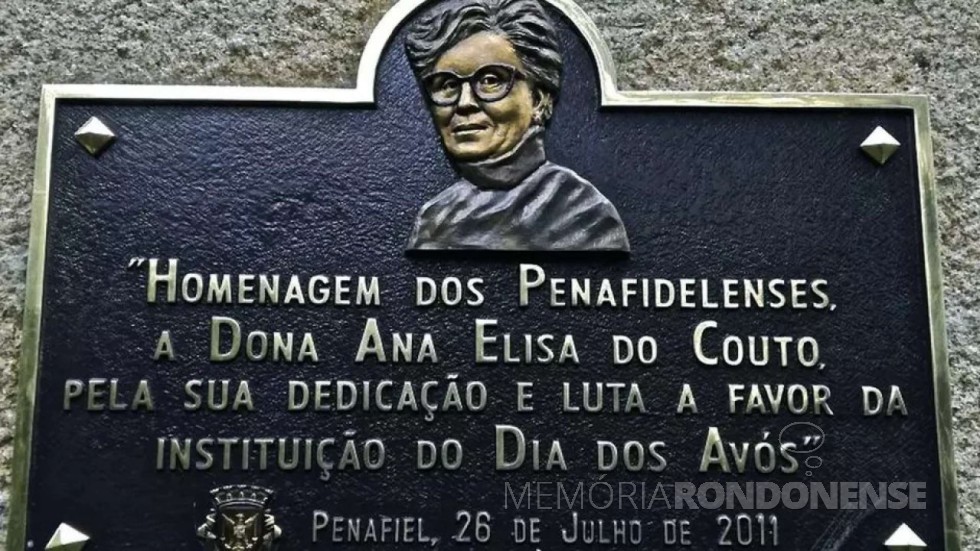 || Placa em homenagem à Ana Elisa do Couto (D. Aninhas) em Penafiel, sua cidade natal. 
Imagem: Acervo O Povo - FOTO 11 -