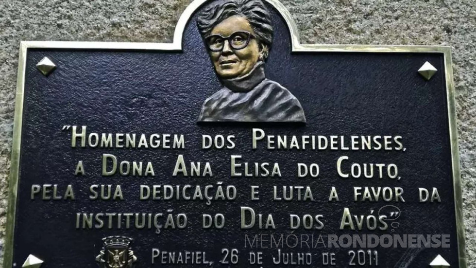|| Placa em homenagem à Ana Elisa do Couto (D. Aninhas) em Penafiel, sua cidade natal. 
Imagem: Acervo O Povo - FOTO 15 -