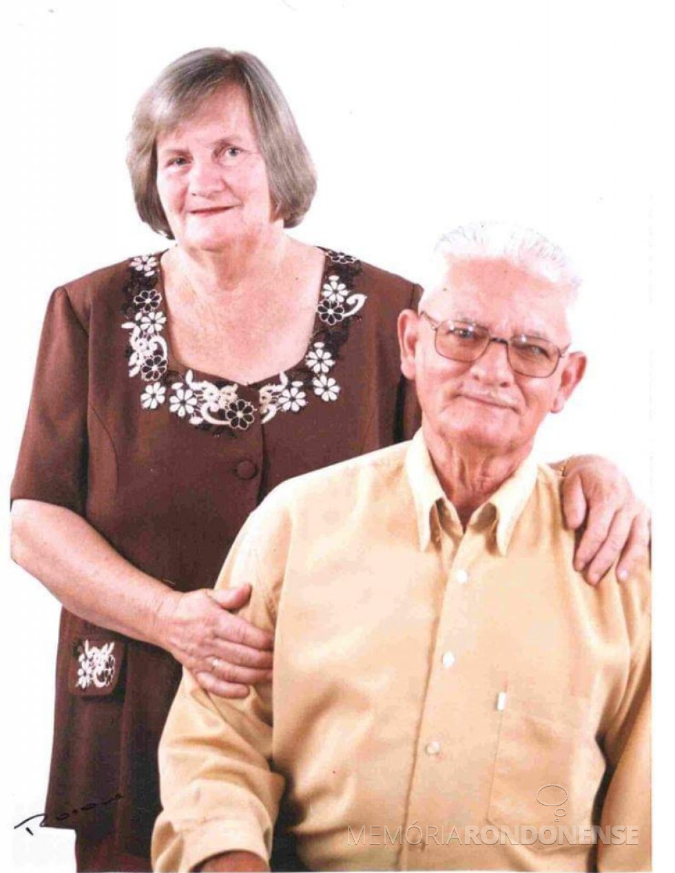 || Pioneiro Ari José Hoff com a esposa Silvina, ele falecido em janeiro de 2010.
Imagem: Acervo Câmara Municipal de Marechal Cândido Rondon - FOTO 9 -