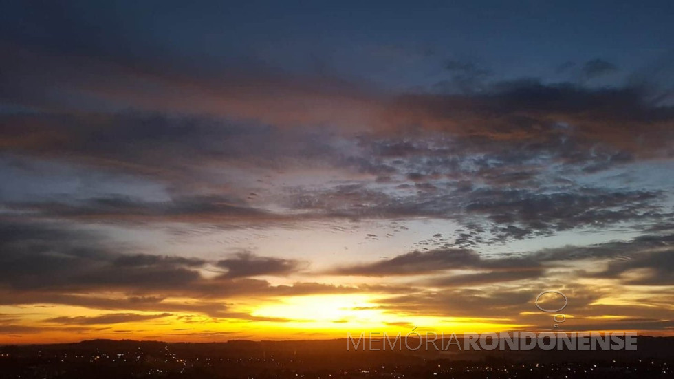 || Amanhecer na cidade de Marechal Cândido Rondon em 13 de julho de 2020.
Imagem: Acervo Página Marechal Cândido Rondon/Crédito: Marcos José Nunes Bauermann - FOTO 13 -