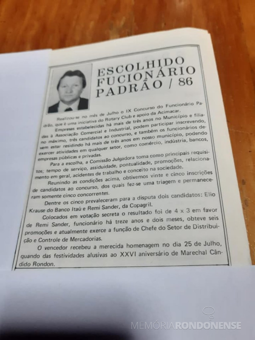 || Destaque sobre a homenagem a Remi Sander como funcionário padrão 86 de Marechal Cândido Rondon.
Imagem: Acervo pessoal - FOTO 33 -