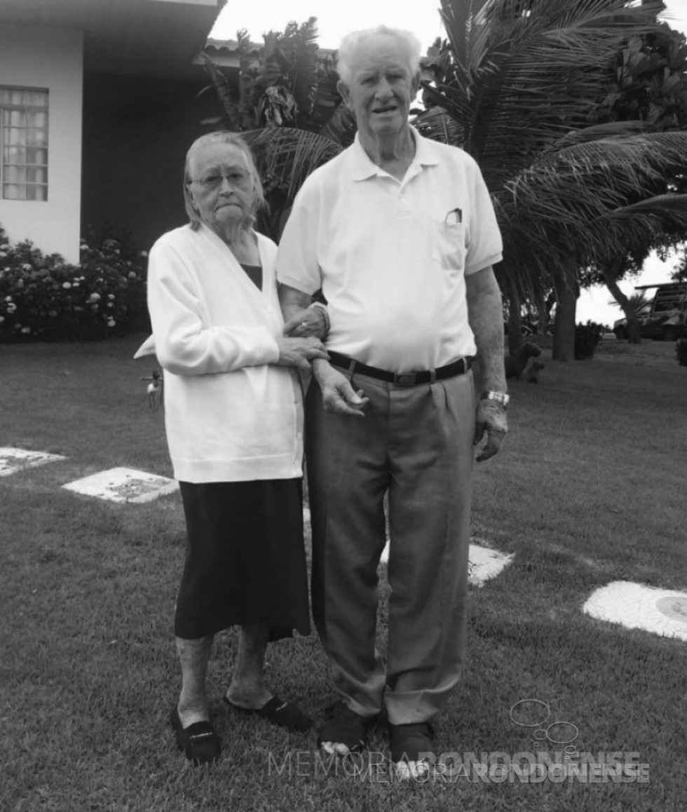 || Pioneiro rondonense Rodolfo Tierling e esposa Hedwig, ele falecido em agosto de 2020.
Imagem: Acervo Valdi Tierling - FOTO 15 - 