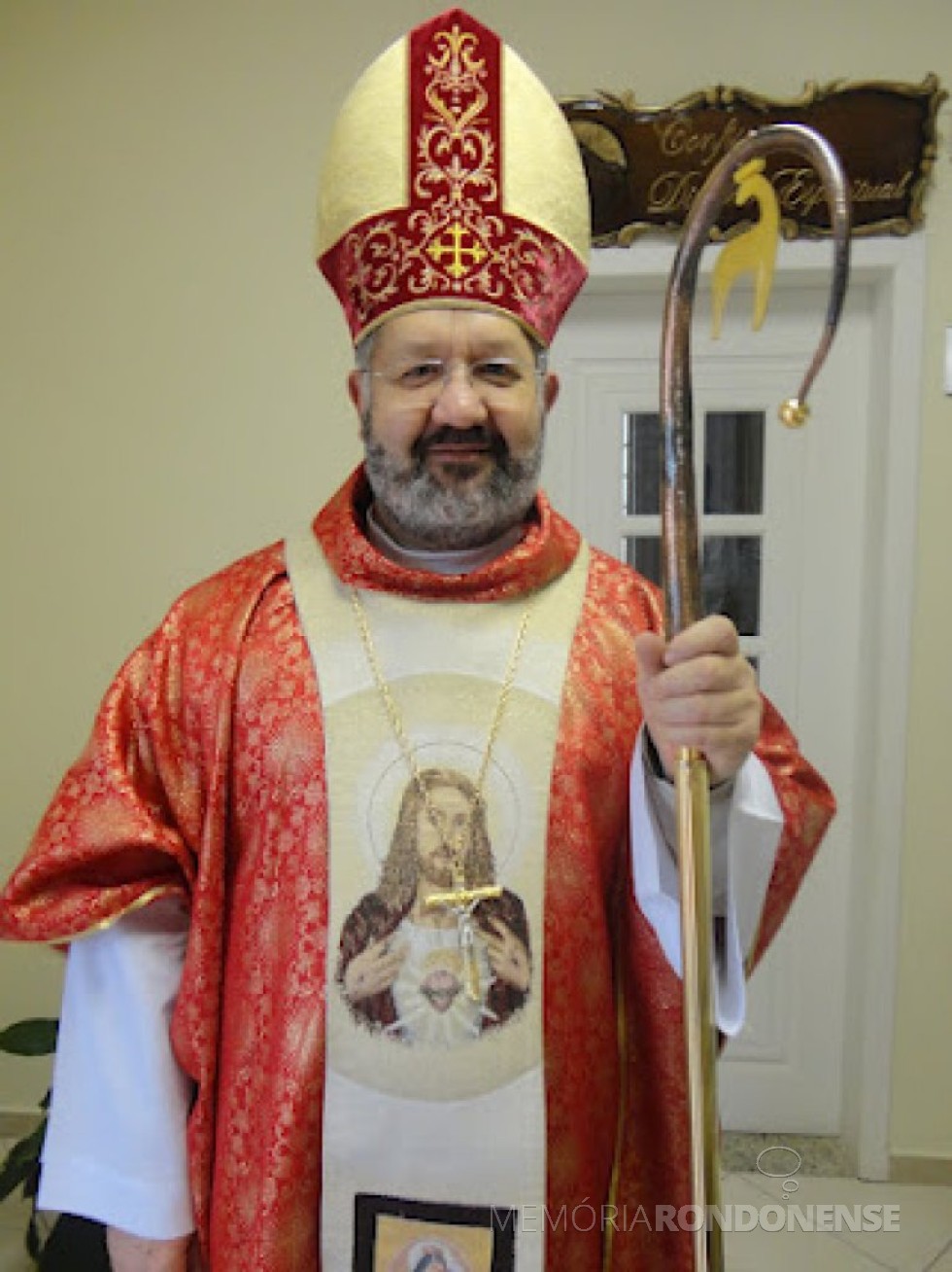 || Bispo João Carlos Seneme que assumiu a diocese de Toledo, em agosto de 2013.
Imagem: Acervo Projeto Memória Rondonense - FOTO 4 -