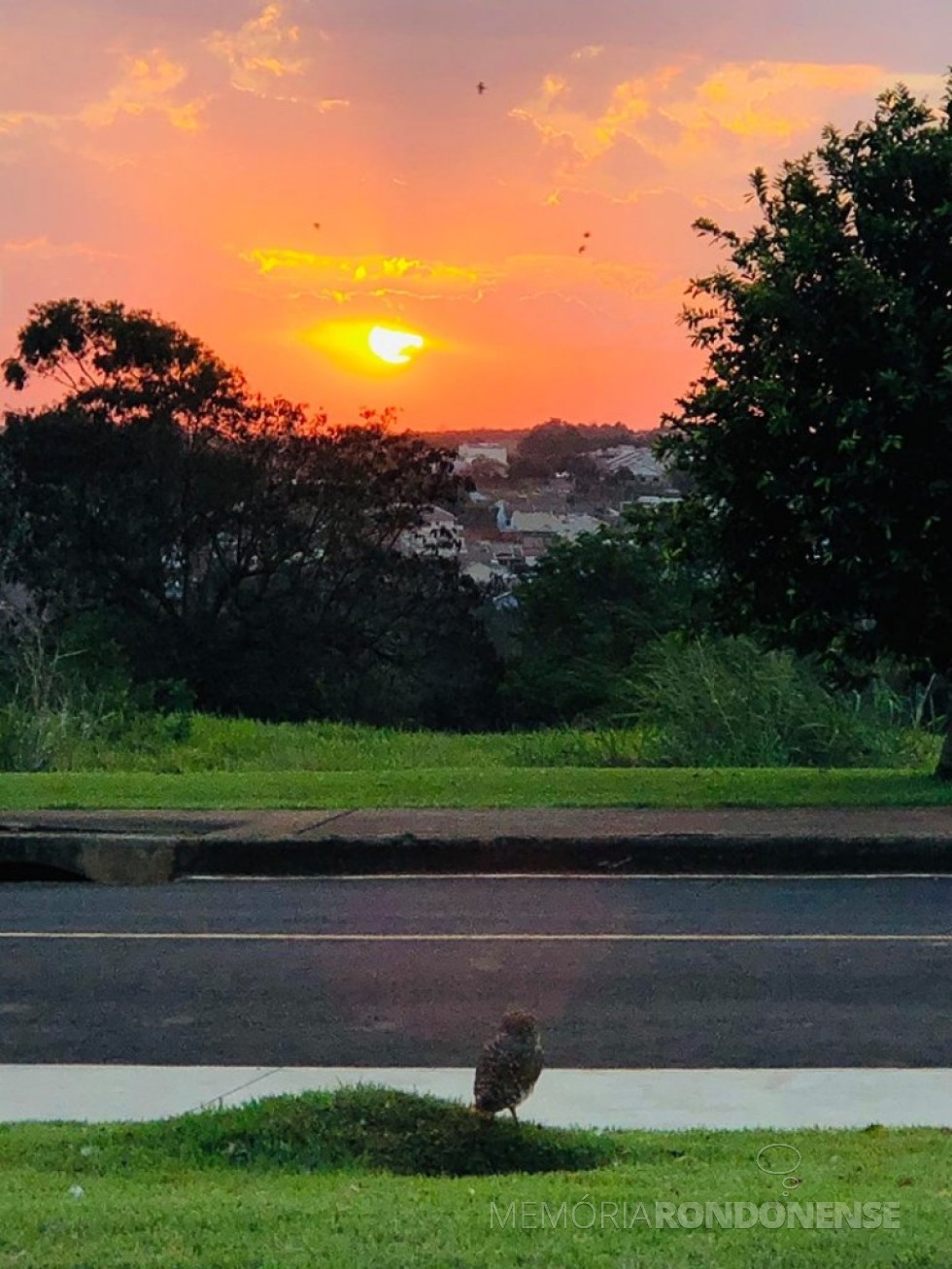 || Pôr do Sol em Marechal Cândido Rondon em 02 de setembro de 2020, em imagem captada pelo rondonense Rômulo Peres Peres, a partir do final da Rua Tiradentes, na região sul da cidade. - FOTO 18 -