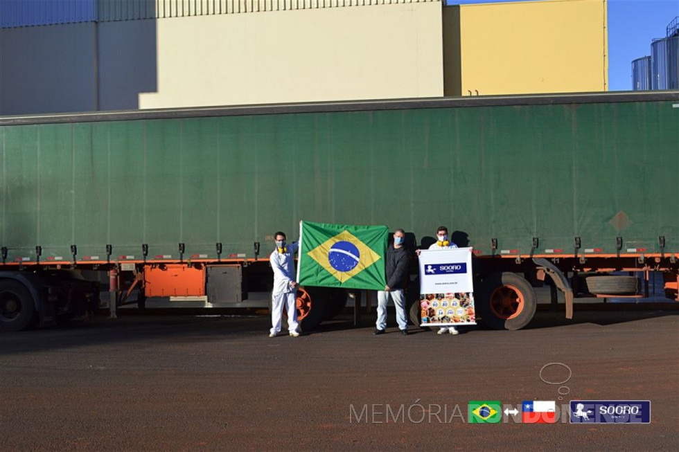 || Carreta no pátio da planta industrial da Sooro Renner, momentos antes de iniciar a viagem para o Chile, com 25 mil quilos de produto lácteo, em agosto de 2020.
Imagem: Acervo Milkpoint - FOTO 16 -