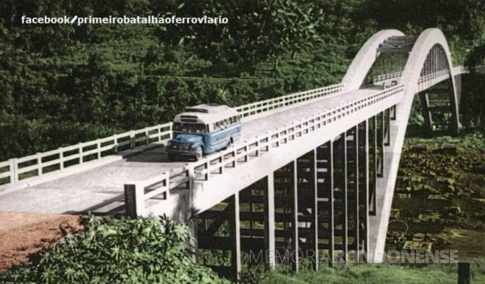 || Passagem na Ponte Ernesto Dornelles, em meados da década de 1950.
Imagem: Acervo 1º Batalhão Ferroviário - FOTO 10 - 