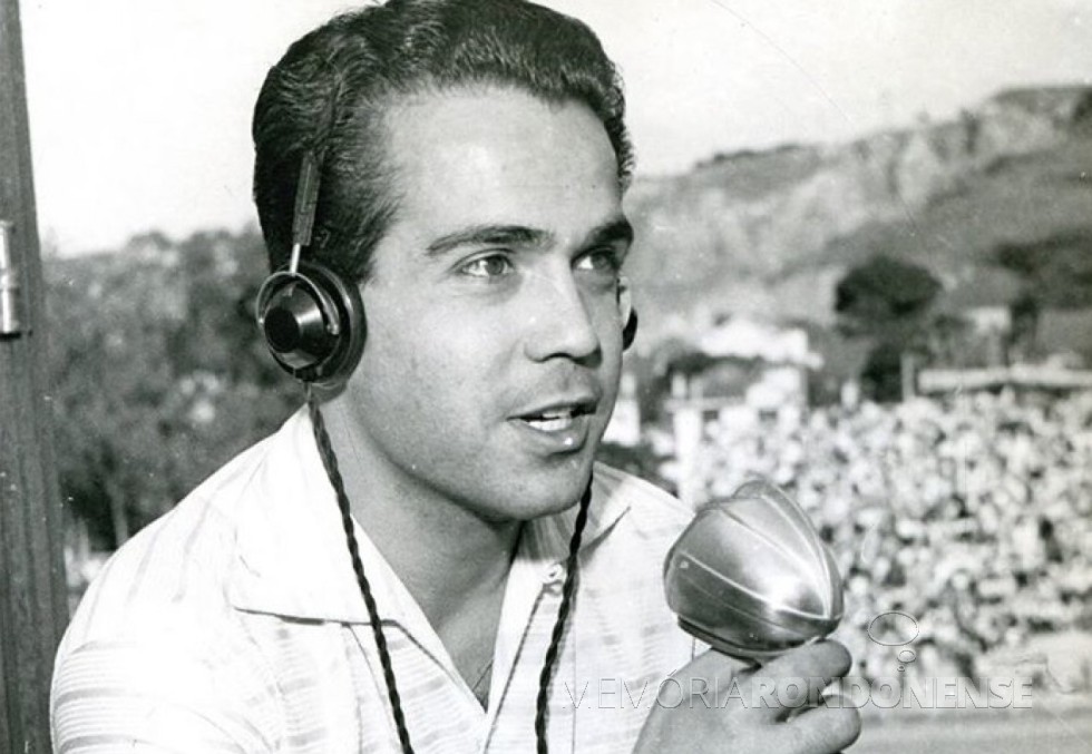|| Narrador esportivo Pedro Carneiro Pereira, da Rádio Guaiba,  morto em outubro de 1973.
Imagem: Acervo Rádioamantes.wordpress - FOTO 10 - 