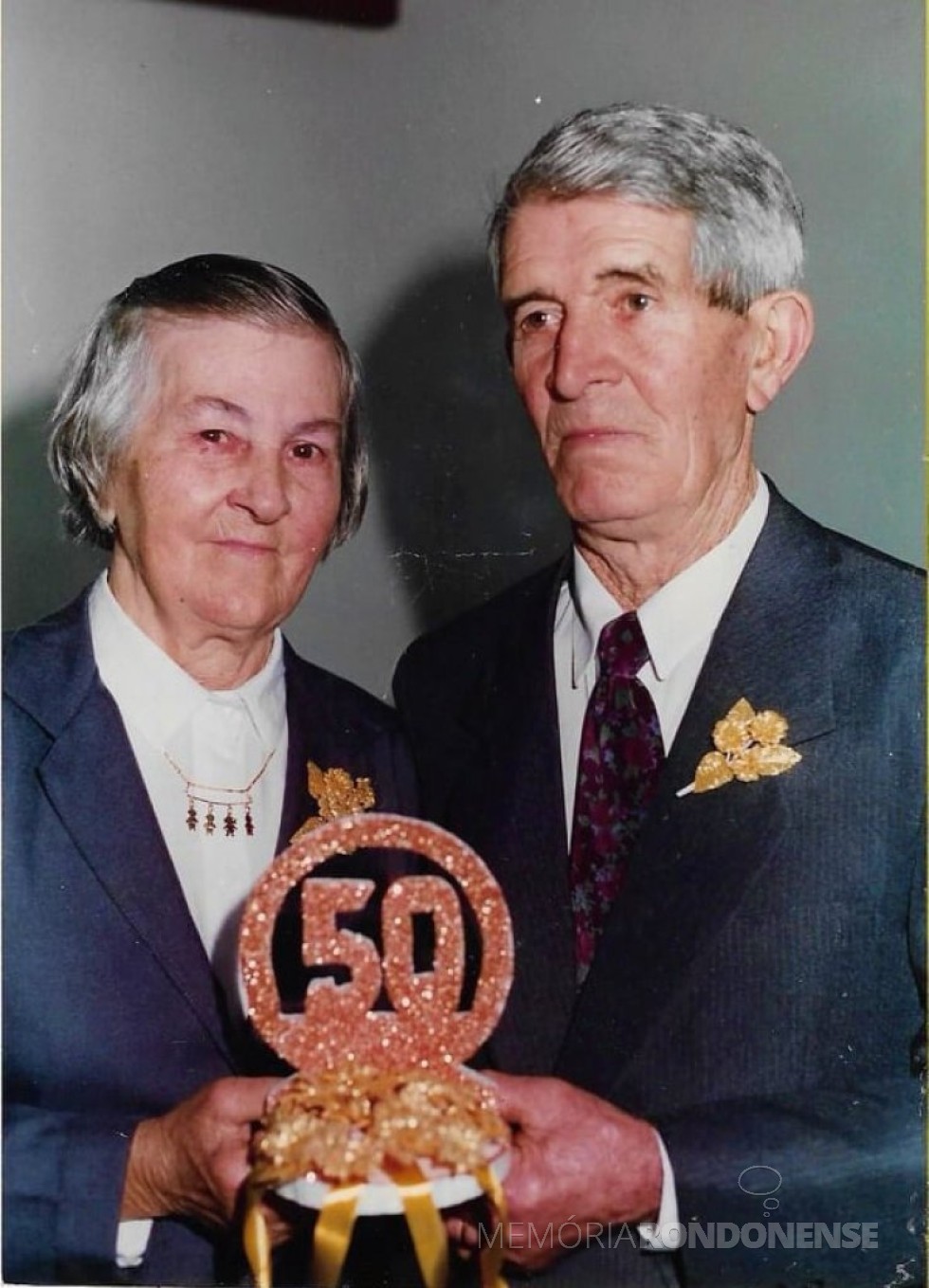 || Casal pioneiro Hilda e Edwino Heidrich na festa de suas Bodas de Ouro, em  15 de junho de 1996.
Imagem: Acervo Jheison Griep - FOTO 5 - 
