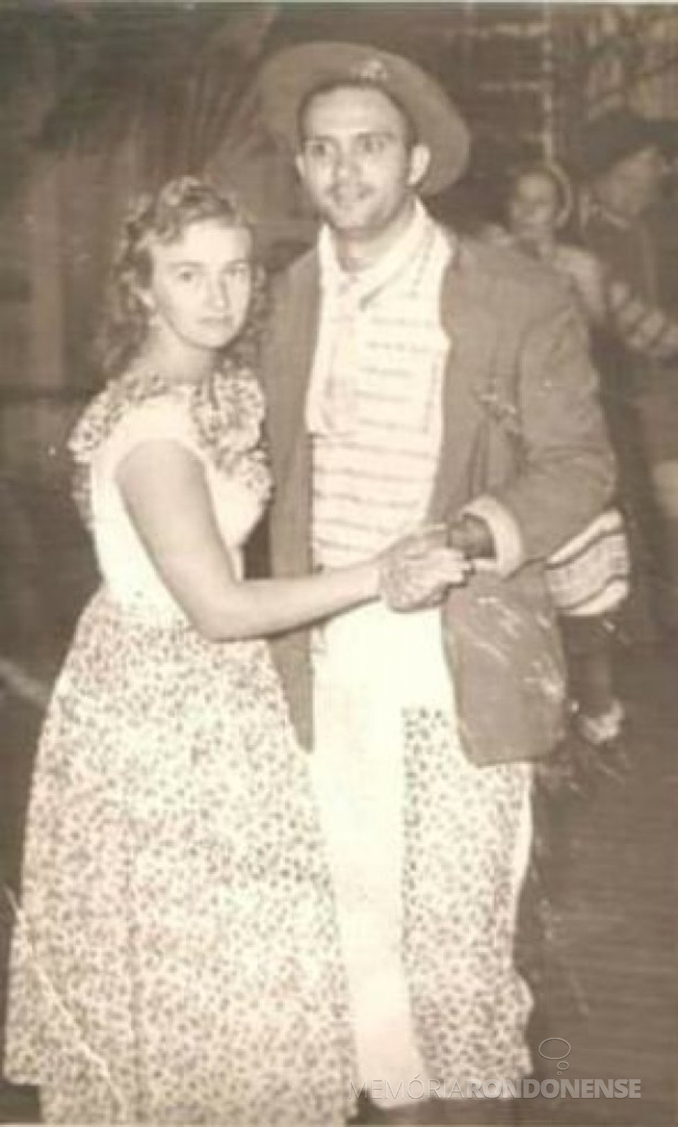 || Marga Strenske e esposo Arthur Granich, em final da década de 1950, ela falecida em outubro de 1974.
Imagem: Acervo Haari Strenske - FOTO 15 -