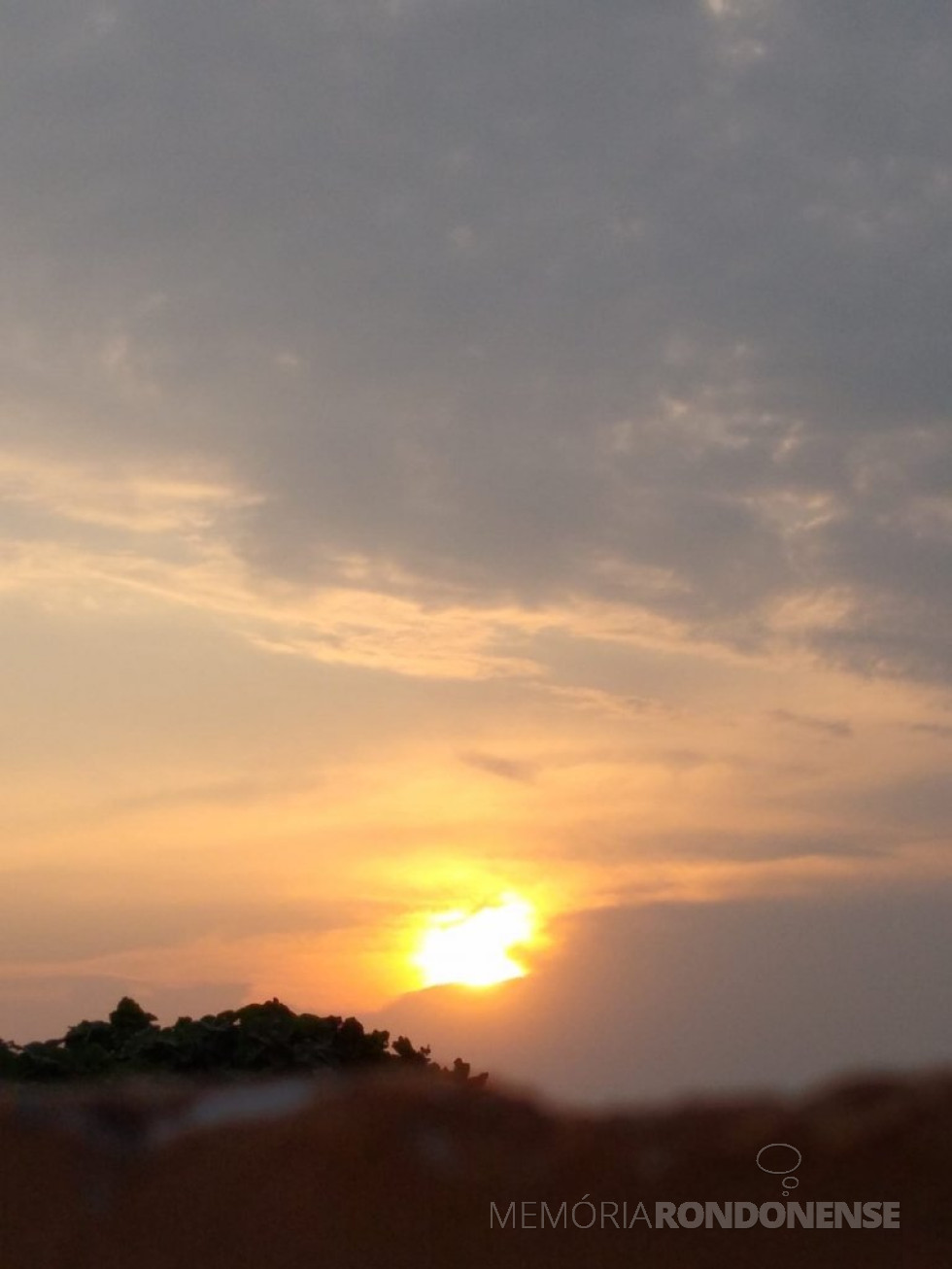 || Final da tarde em Marechal Cândido Rondon, em 27 de setembro de 2020.
Imagem: Acervo e crédito de Ilda Bet - FOTO 13 -