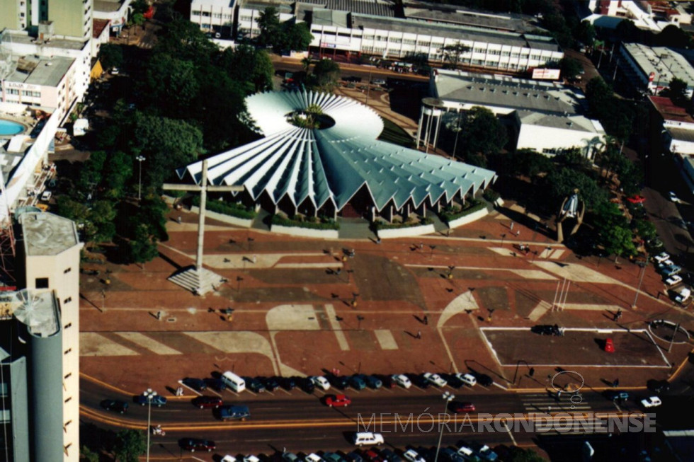 || Catedral Nossa Senhora Aparecida concluída, e inaugurada em outubro de  1974. 
Imagem: Acervo Regina Sperança - FOTO 12 - 
