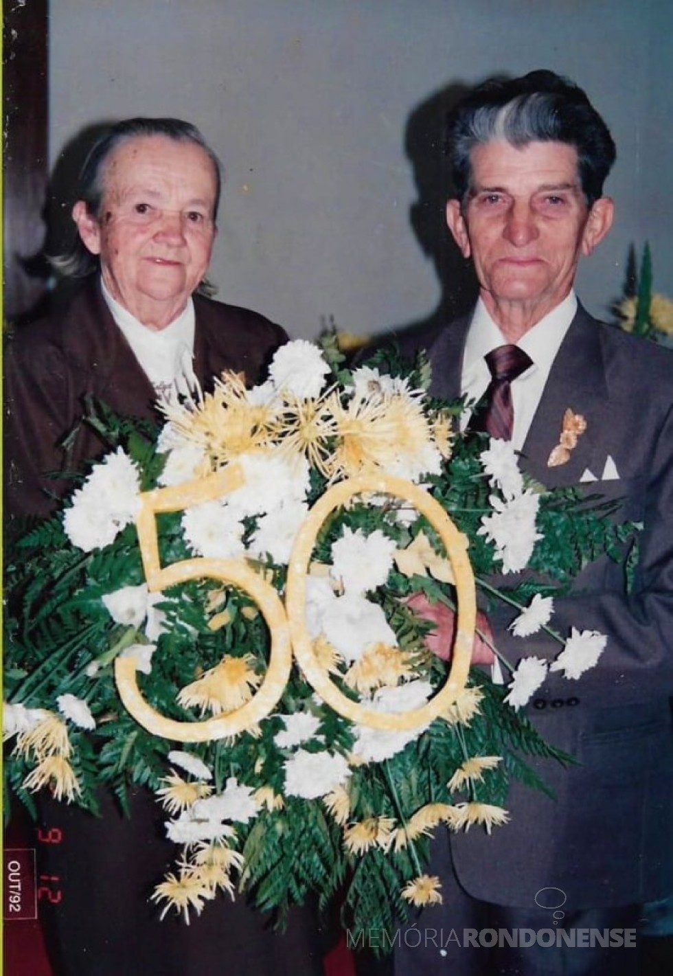 || Pioneiros Helga e Balduíno Heidrich no festejo de suas Bodas de Ouro, em 12 de setembro de 1992.
Imagem: Acervo Jheison Griep - FOTO 4 - 