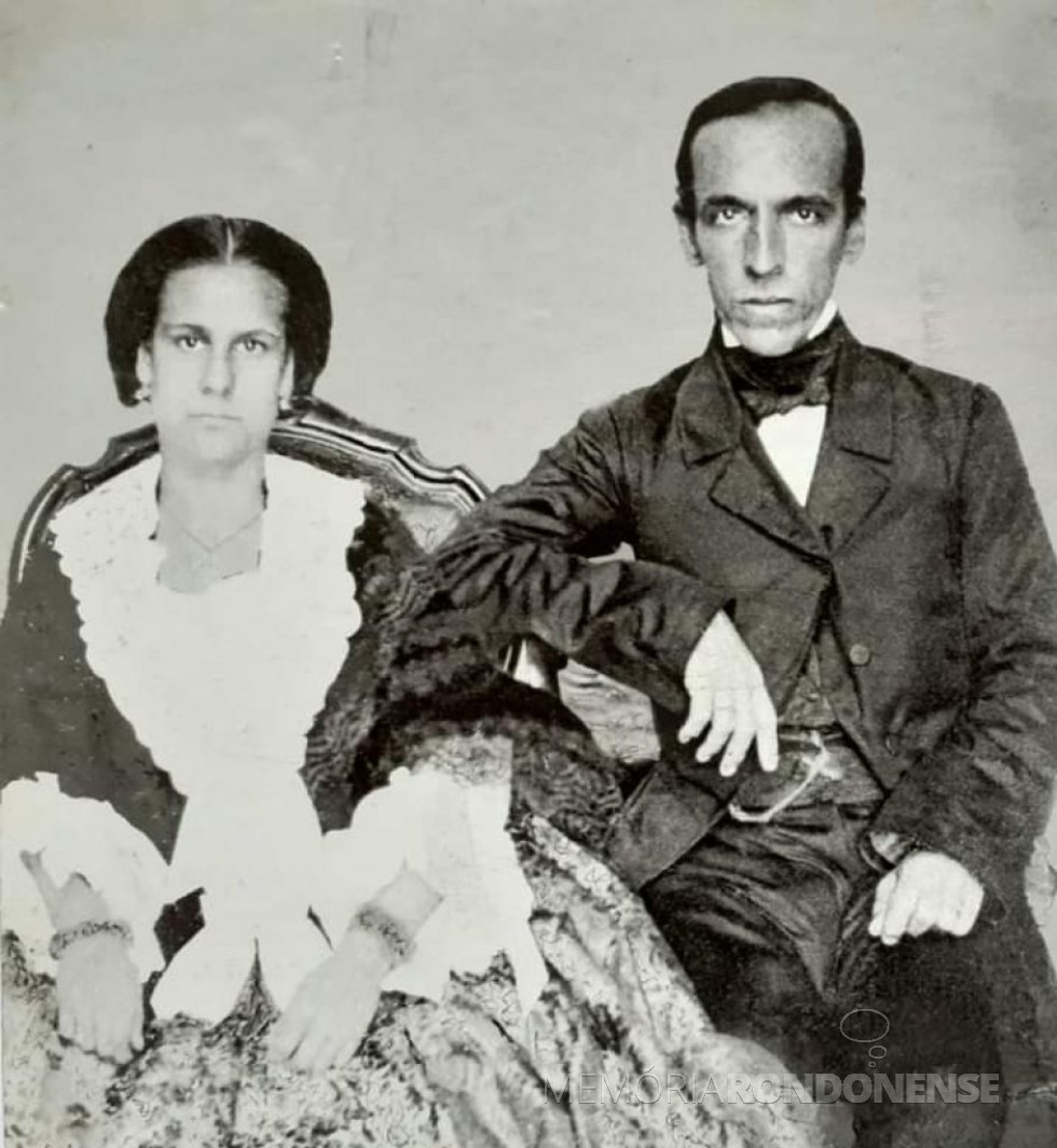 || Carolina e Zacarias de de Góis e Vasconcellos, em foto oficial.
Imagem: Acervo Memória Paranaense - FOTO 5 -