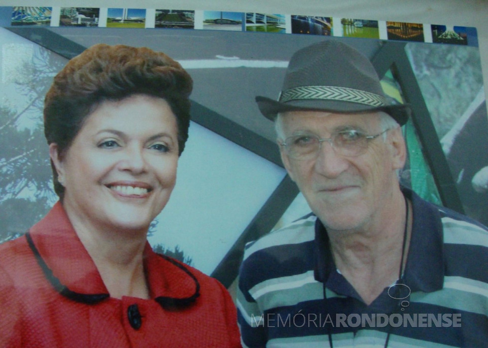 || Alcino Biesdorf, presidente do Sindicato dos Trabalhadores Rurais de Marechal Cândido Rondon, com a ex- presidente da República, Dilma Rouseff, durante encontro em Brasília, em março de 2013.
Imagem: Acervo pessoal - FOTO 7 -