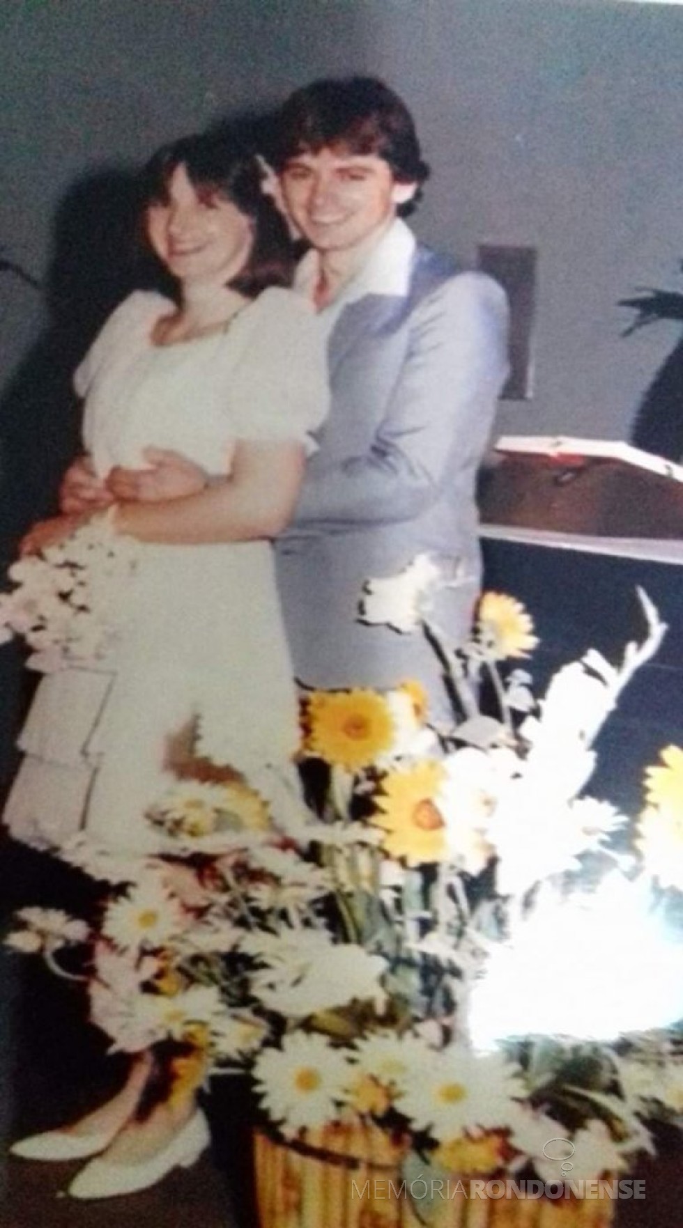 || Noivos Nelcedes Diemer e  Valdecir Rübenich que casaram em outubro de 1985.
Imagem: Acervo do casal - FOTO 7 -