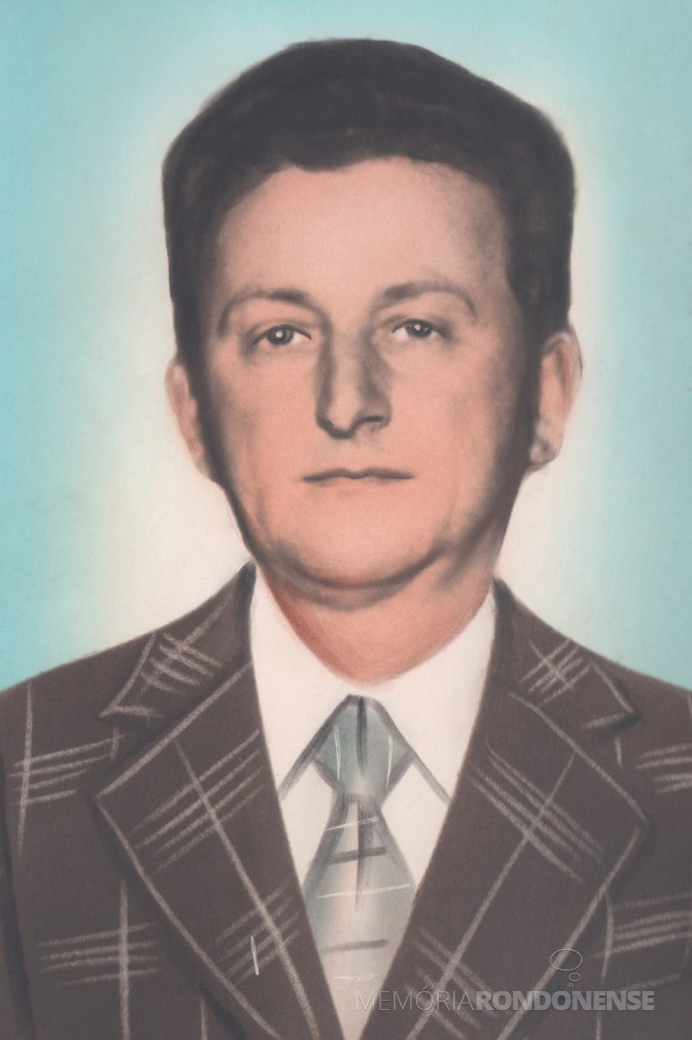 || Vereador rondonense Werno Ivo Lamb, então representate do então distrito de Quatro Pontes, proponente do título de cidadão honorário para Osiris Stenghel Guimarães, em dezembro de 1978.
Imagem: Acervo Câmara Municipal de Marechal Cândido Rondon - FOTO 6 -