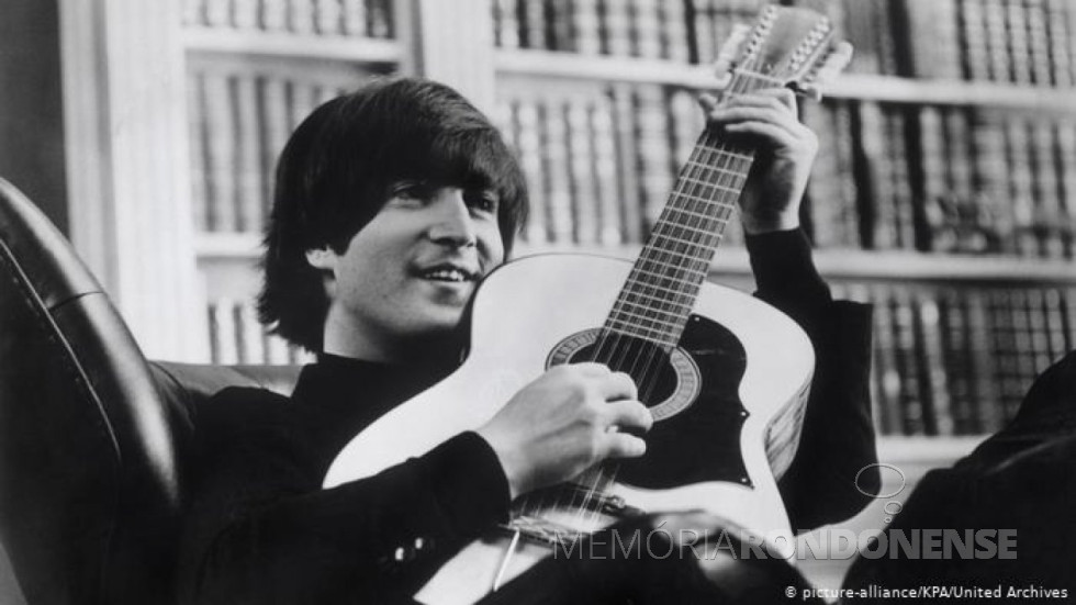 || Ex-beatle John Lennon, assassinado em dezembro de 1980.
Imagem: Acervo Deutsche Welle - FOTO 5 -