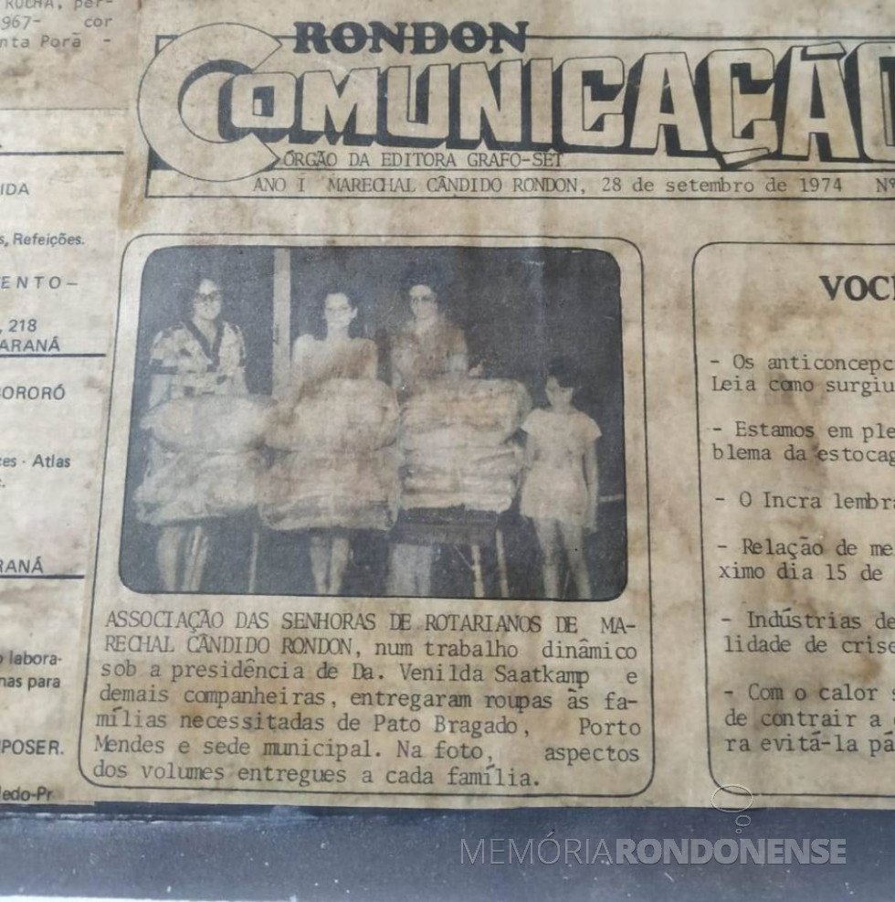 || Entrega de roupas à famílias carentes de Pato Bragado, Porto Mendes e sede municipal pela Associação das Senhoras de Rotarianos de Marechal Cândido Rondon, em setembro de 1974.
Imagem: Acervo Rodrigo Bellé - FOTO 13 -