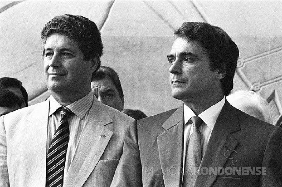 || Roberto Requião (e) com Álvaro Dias a quem sucedeu no Governo do Paraná, a partir de 1991.
Imagem: Acervo Blog Farina - FOTO 19 -