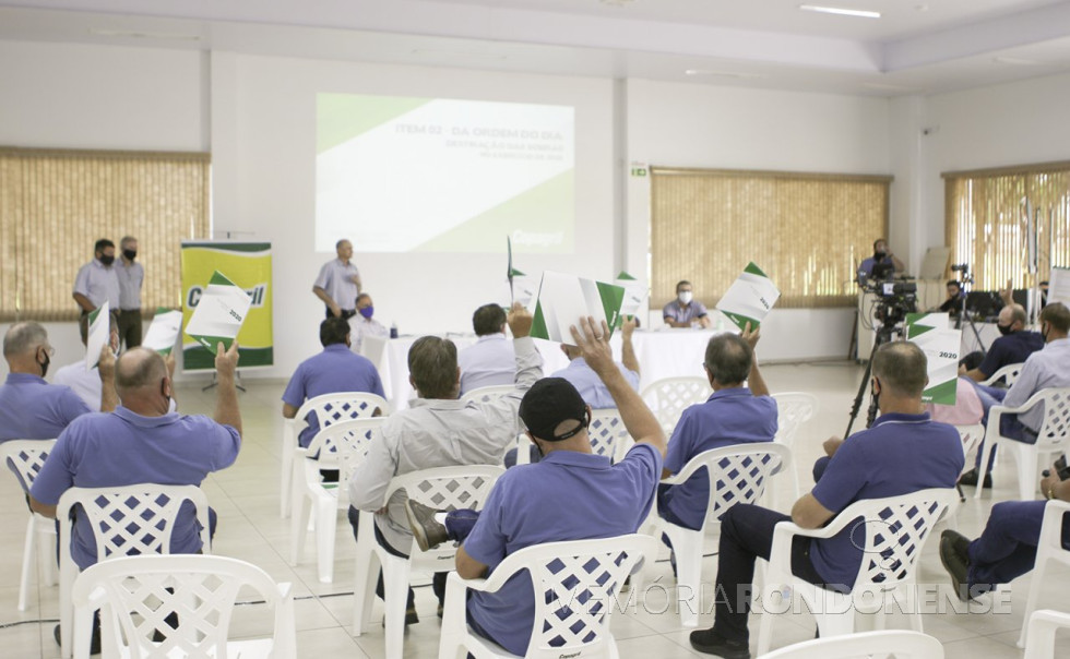 || Associados aprovando a prestação de contas do exercício 2020 da Copagril, em 28 de janeiro de 2021.
Imagem: Acervo Comunicação Copagril - FOTO 17 -