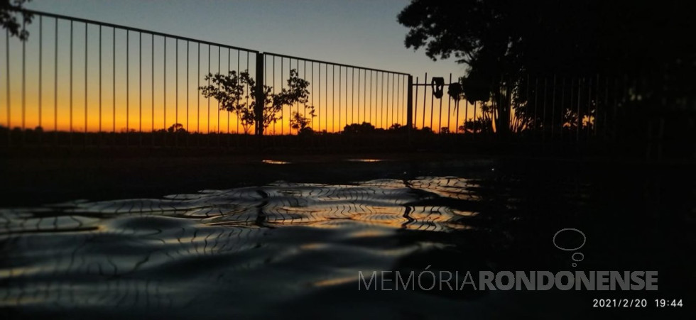 || Pôr do sol na cidade de Marechal Cândido Rondon, no sábado dia 20 de fevereiro de 2021.
O autor da imagem fez o seguinte apontamento: