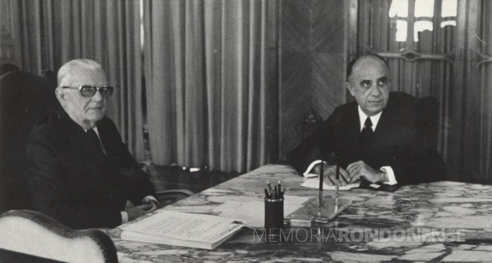 || Ministro Armando Falcão (d) em despacho com o Presidente Geisel, que disse que a criação do