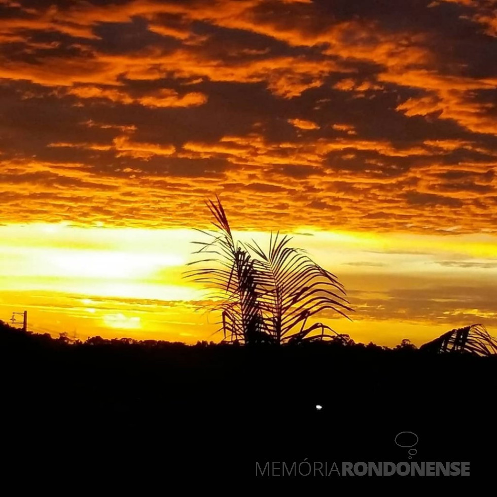 || Outro instante do clarear do dia 23 de abril de 2021, na cidade de Marechal Cândido Rondon. 
Imagem e crédito: Jair Meller - FOTO 12 -