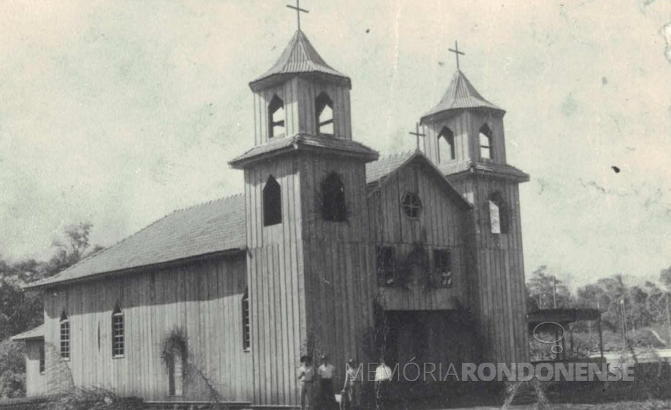 || Primeira igreja em madeira da comunidade católica de Margarida, inaugurada em 1952.
Imagem: Acervo Mitra Diocesana de Toledo - FOTO 1 -