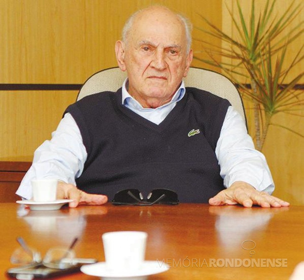 || Advogado e empresario Pedrinho Antônio Furlan, 1º presidente do Rotary Clube de Toledo, fundado em abril de 1966.
Imagem: Acervo docplayer - FOTO 5 -
