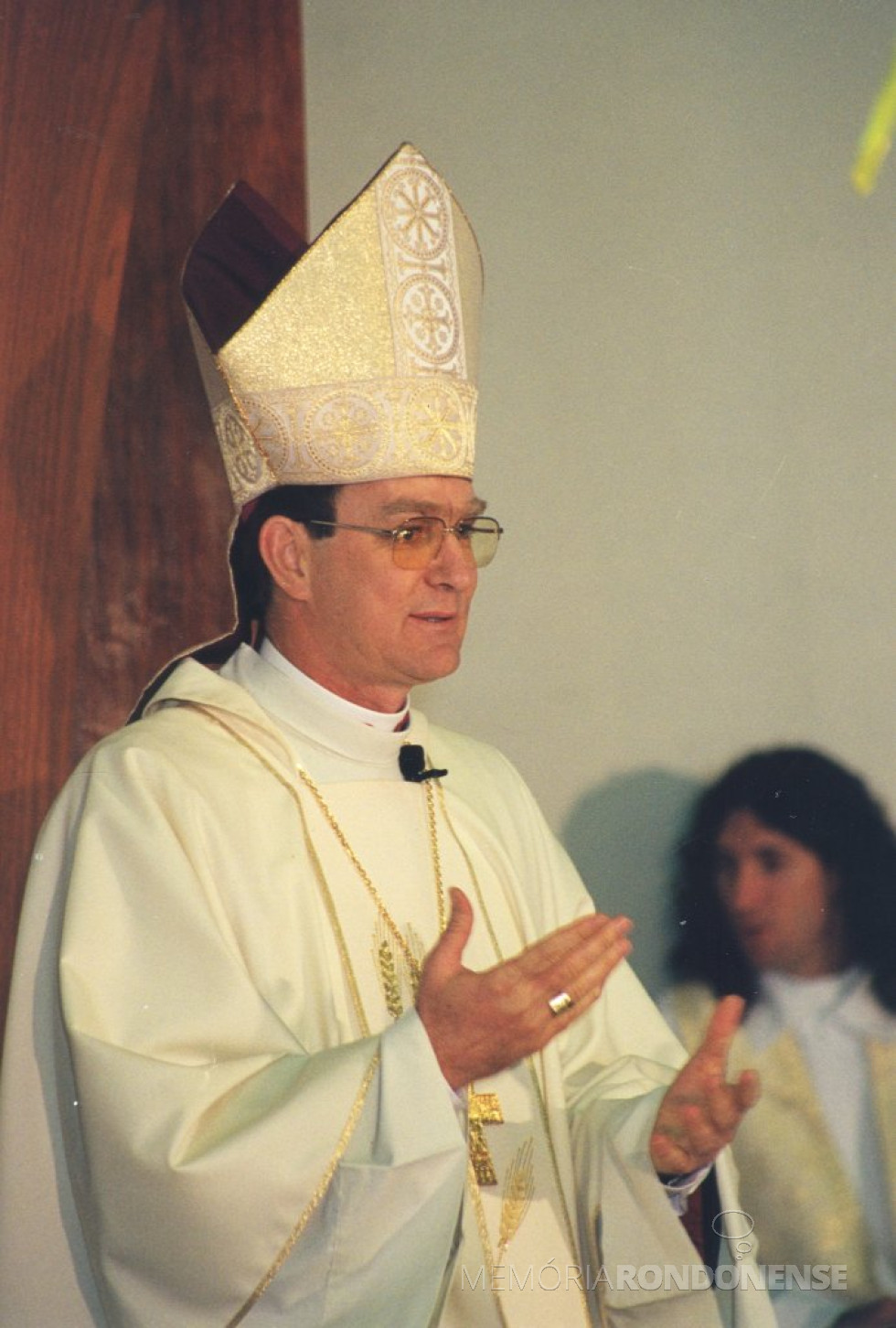 || D. Anuar Battisti, eleito à presidência da Comissão Permanente de Ministérios e Vocações da Conferência Nacional do Bispos do Brasil (CNBB), em maio de 2003.
Imagem: Acervo Diocese de Toledo - FOTO 7 -