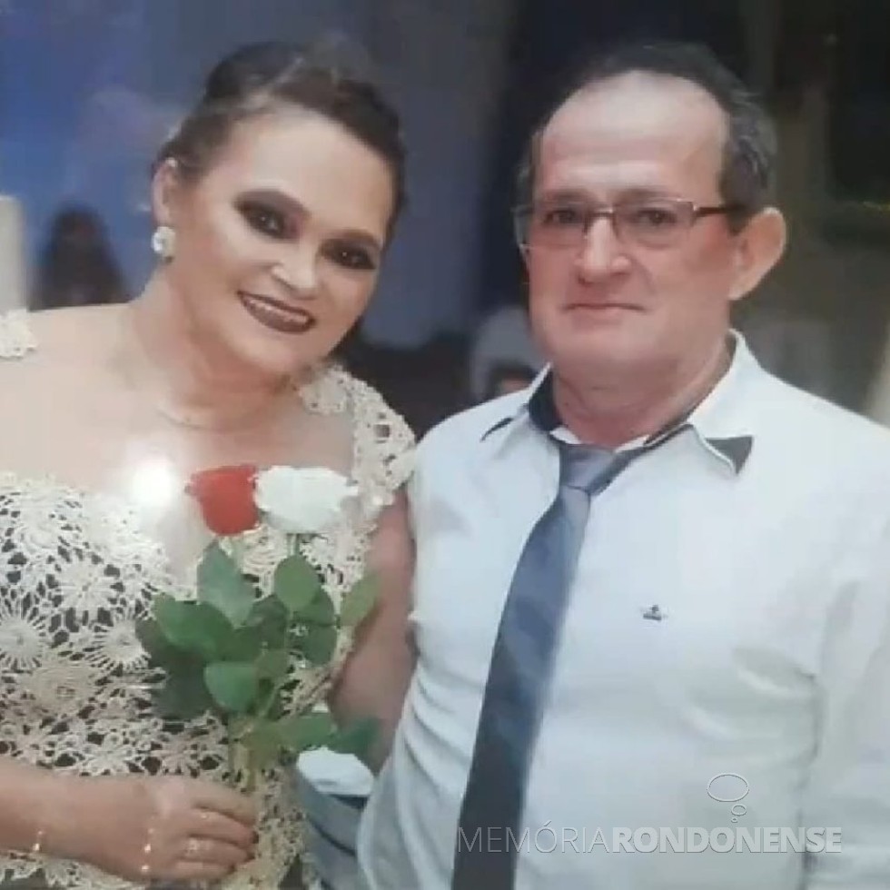 || Rondonense Nair Schneider com o esposo Vilson Borba, ela falecida em 04 de junho de 2021 e ele em 17 de maio de 2021.
Imagem: Acervo Isa Vasques - FOTO 28 - 