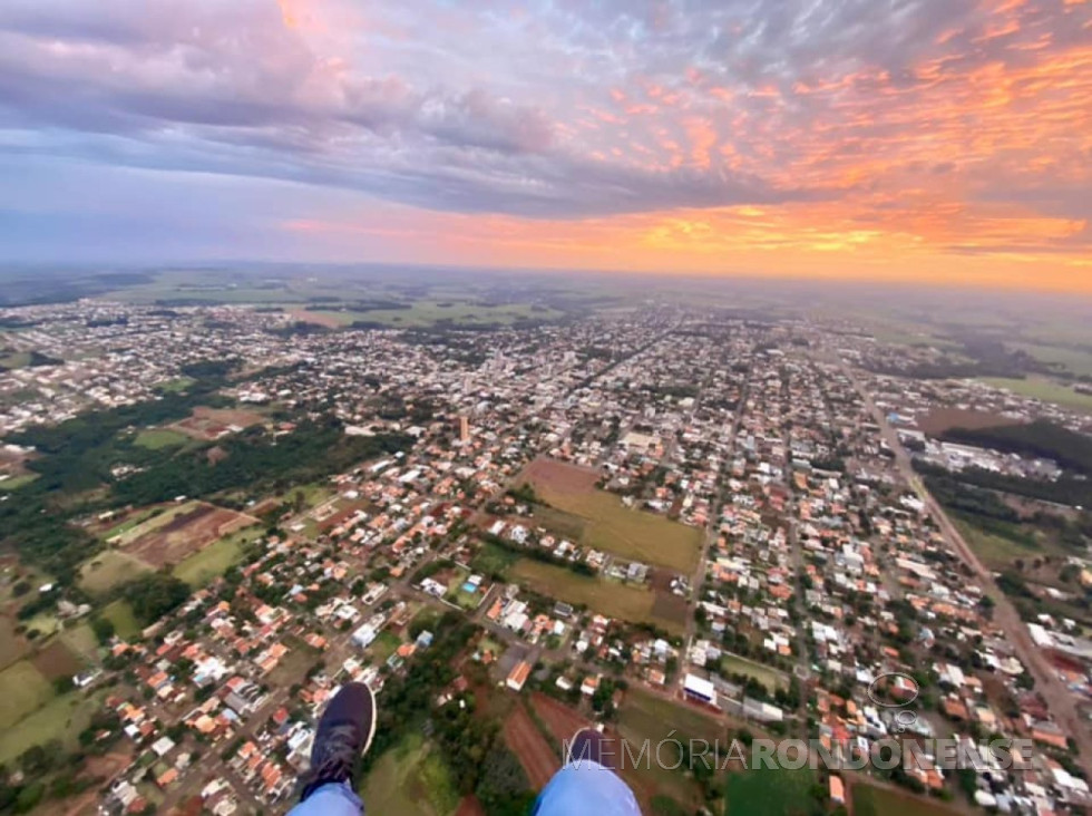 || Amanhecer na cidade de Marechal Cândido Rondon, em 06 de junho de 2021.
Imagem: Acervo e crédito Juliano Bortolon - FOTO 15 -