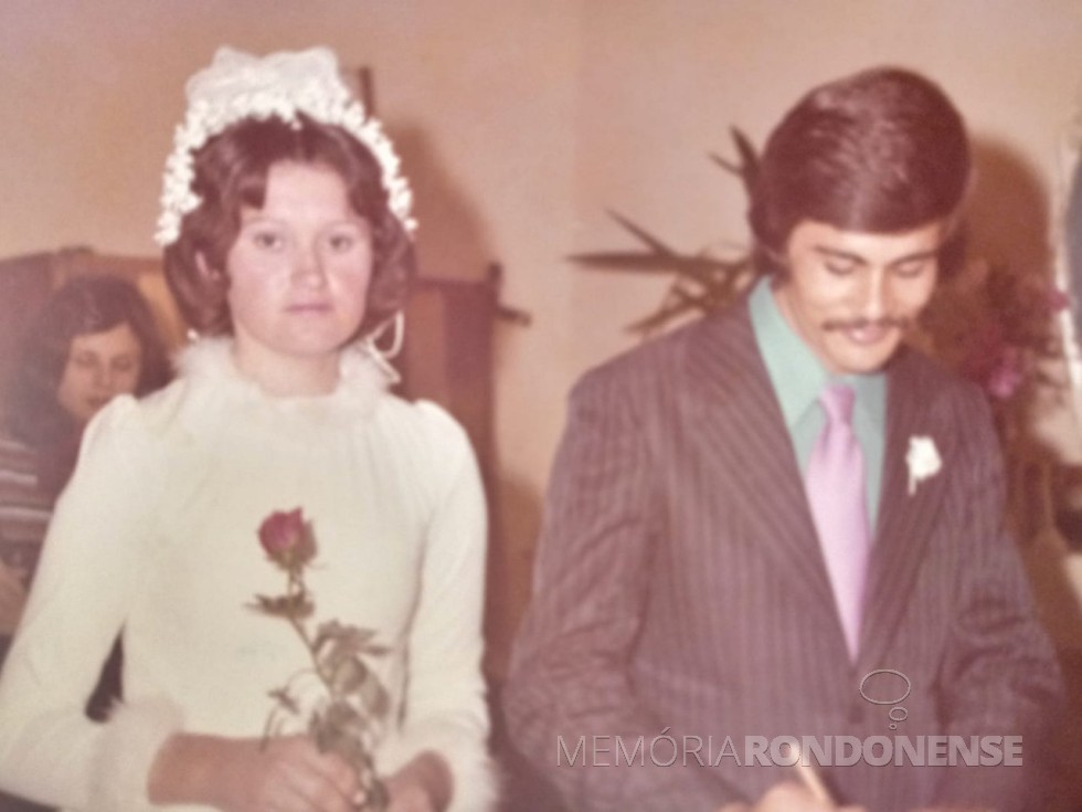 || Jovens rondonenses Teresinha Witeck e Egon Fischer que casaram em julho de 1978.
Imagem: Acervo do casal - FOTO 4 - 
