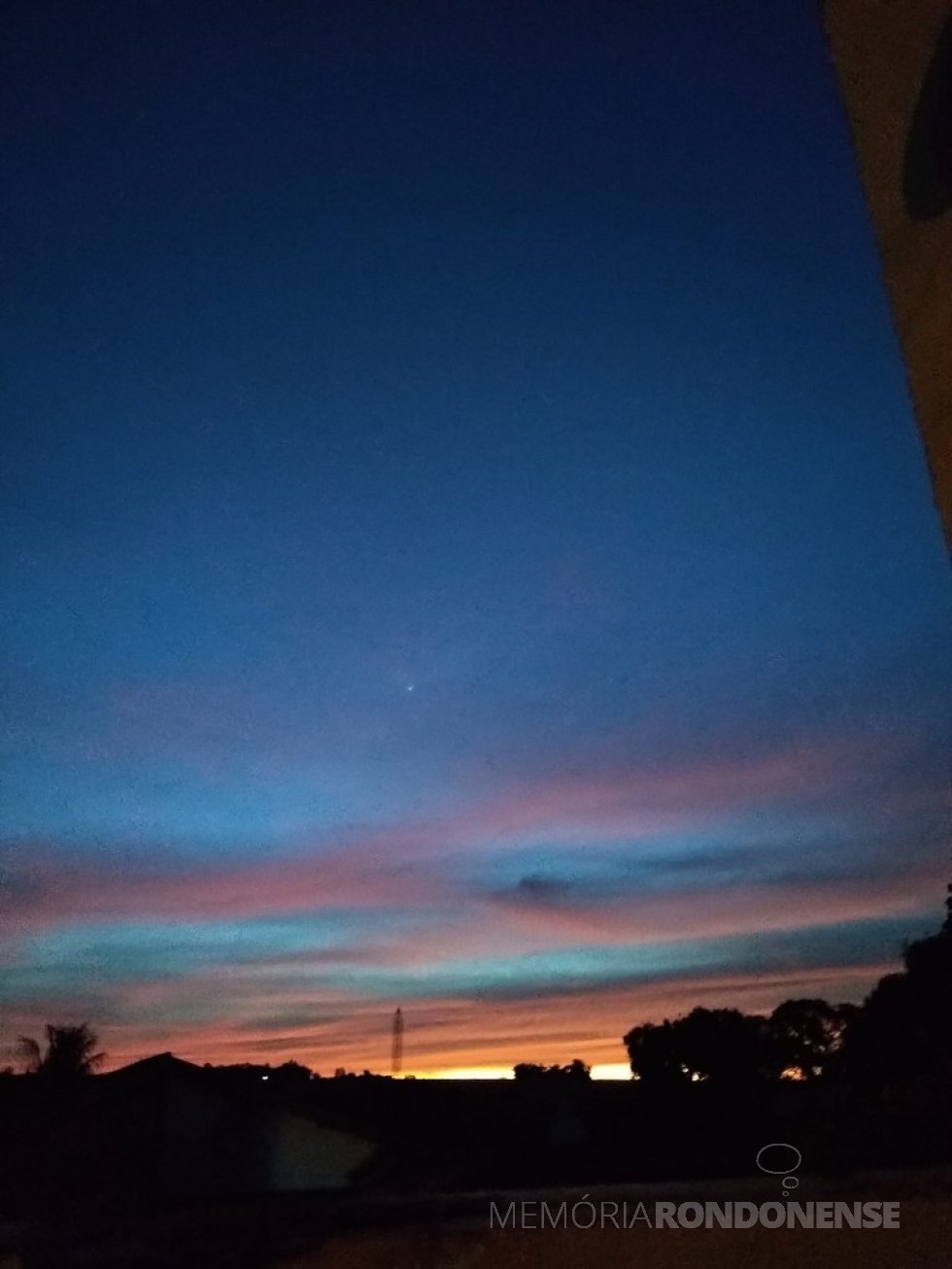 || Pôr do sol na cidade de Marechal Cândido Rondon, em 19 de julho de 2021.
Imagem: Acervo e crédito Ilda Bet - FOTO 15 -