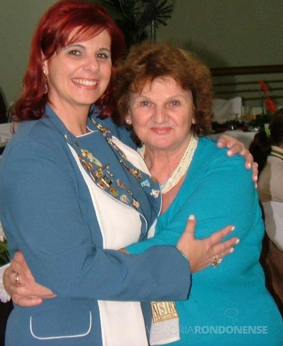 || Rondonense Zelia Jochims (com a filha Geisa Mirelli) falecida em julho de 2007.
Imagem: Acervo pessoal - FOTO 12 - 