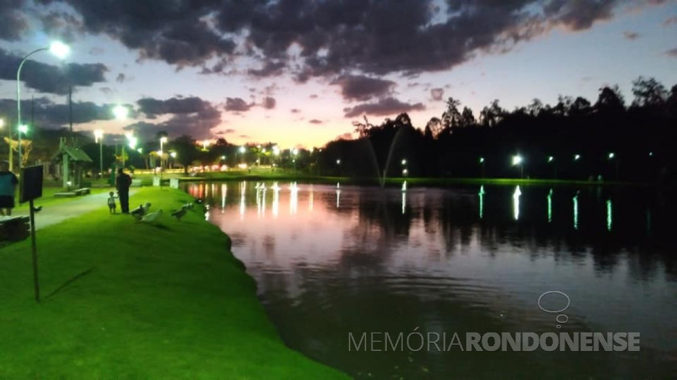 || Crepúsculo (anoitecer) na cidade de Marechal Cândido Rondon em foto feita pela fotógrafa Rosane Kozerski Kunzler, a partir do Parque de Lazer Rodolfo Rieger, em 29 de agosto de 2021 - FOTO 18 -