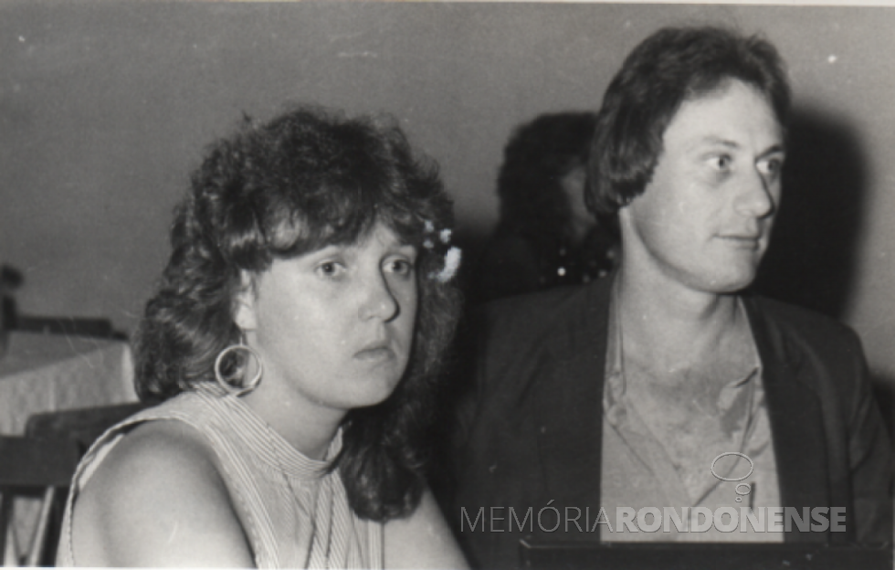 || Empresário rondonense Itamar Dallagnol e esposa, ele eleito presidente da Acimacar, em agosto de 1988.
Imagem: Acervo Projeto Memória Rondonense - FOTO 10 -