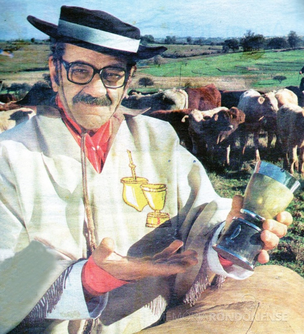 || Padre Paulo Aripe, pioneiro na celebração de Missas Criolas, de cunho nativista gaúcho, em fevereiro de 1963.
Imagem: Acervo Rogerio Bastos - FOTO 6 - 
Imagem
