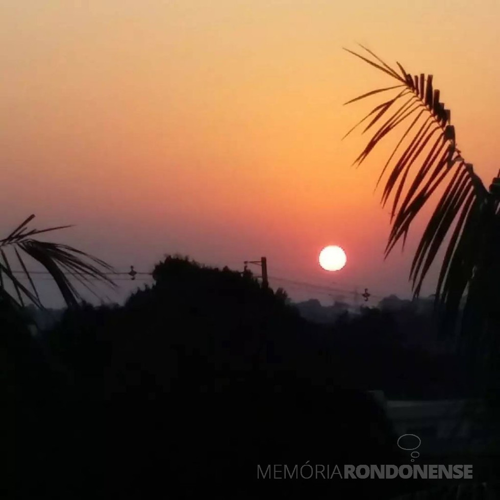 || Arrebol do sol em Marehal Cândido Rondon, no dia 18 de agosto de 2021.
Imagem e crédito: Jair Meller - FOTO 23 -