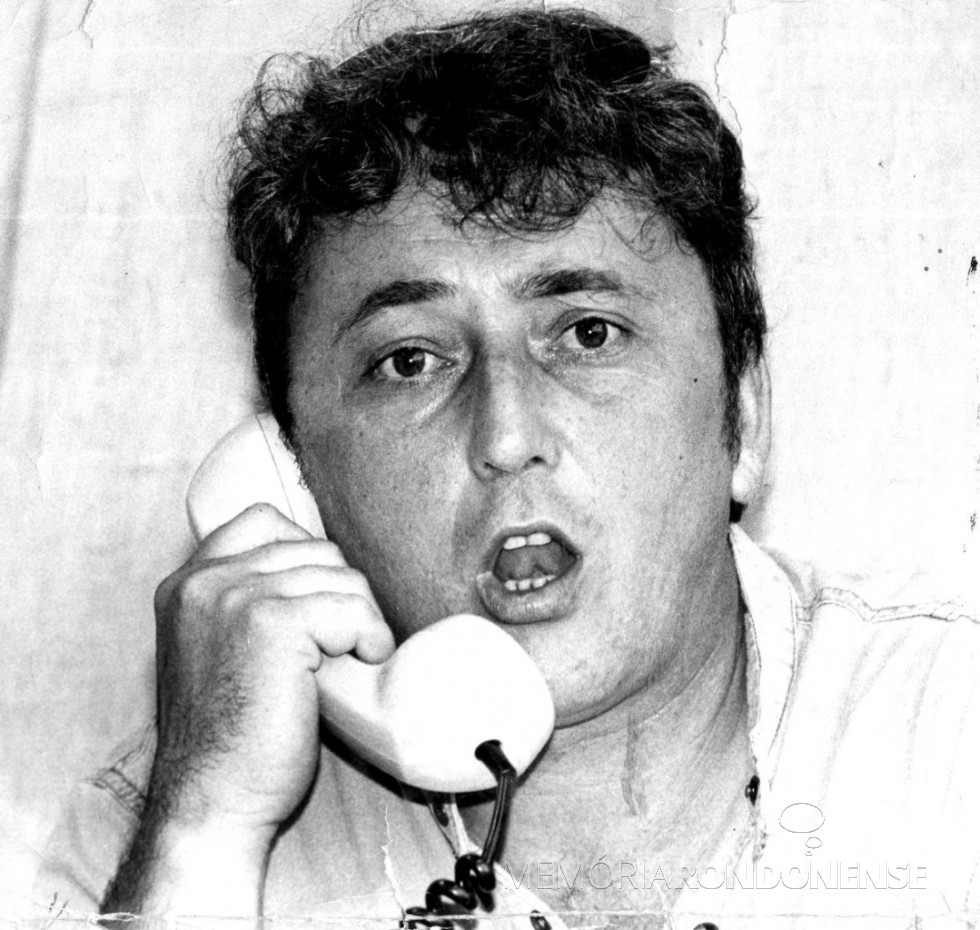 || João Wianey Carlet em sua estréia na Rádio Guaíba, de Porto Alegre.
Imagem: Arquivo pessoal - FOTO 11 -