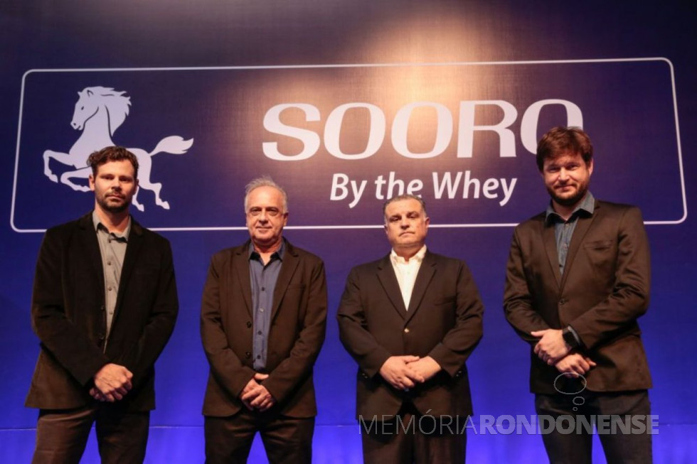 || Diretoria da Sooro Renner em setembro de 2021. Da esquerda à direita: Eduardo Serra Ferreira, diretor de operações; Helio Alves Garcia, diretor de Tecnologia e Inovação; Claudio Hausen de Spiza, diretor comercial e Marketing; e Leandro Tenfen, diretor administrativo-financeiro.
Imagem: Acervo O Presente - FOTO 17 -