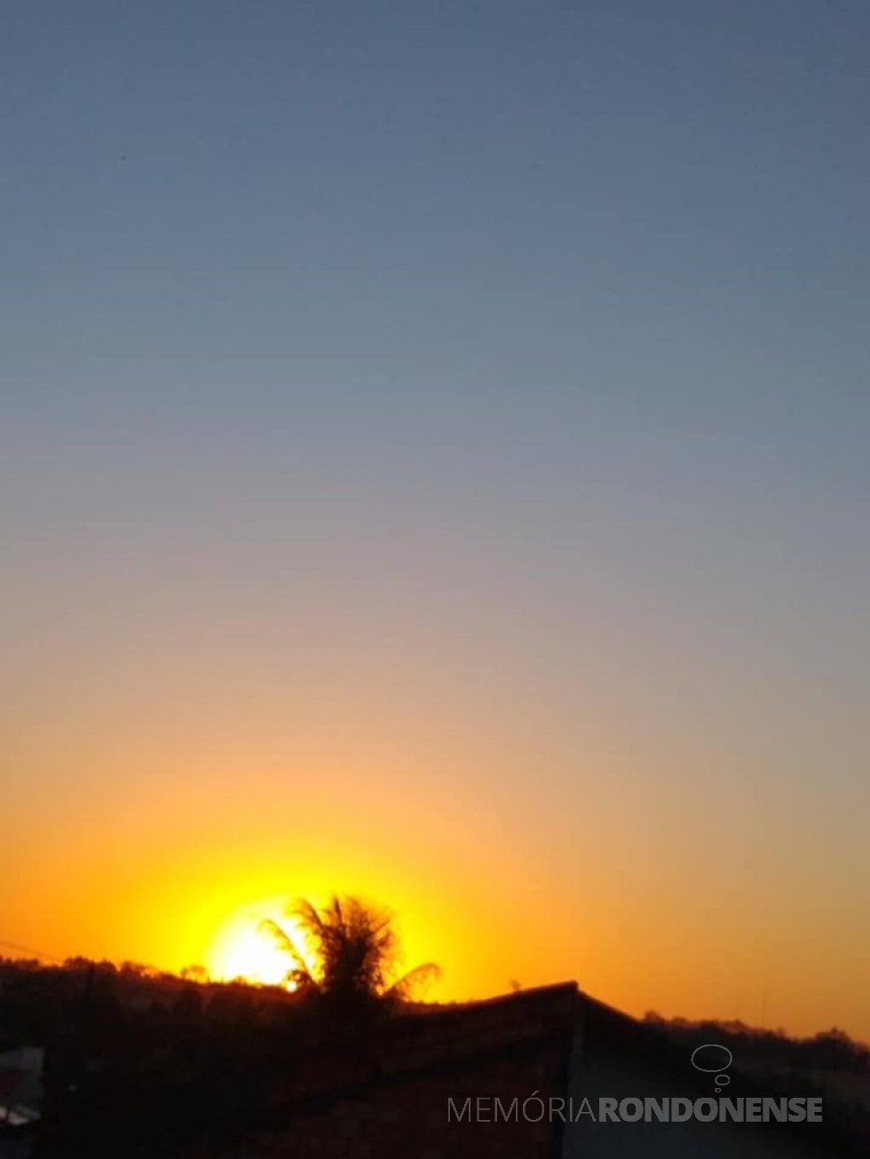 || Pôr do sol na cidade de Marechal Cândido Rondon, em 01 de setembro de 2021.
Imagem: Acervo e crédito da pioneira rondonense Ilda Bet - FOTO 20 - 
