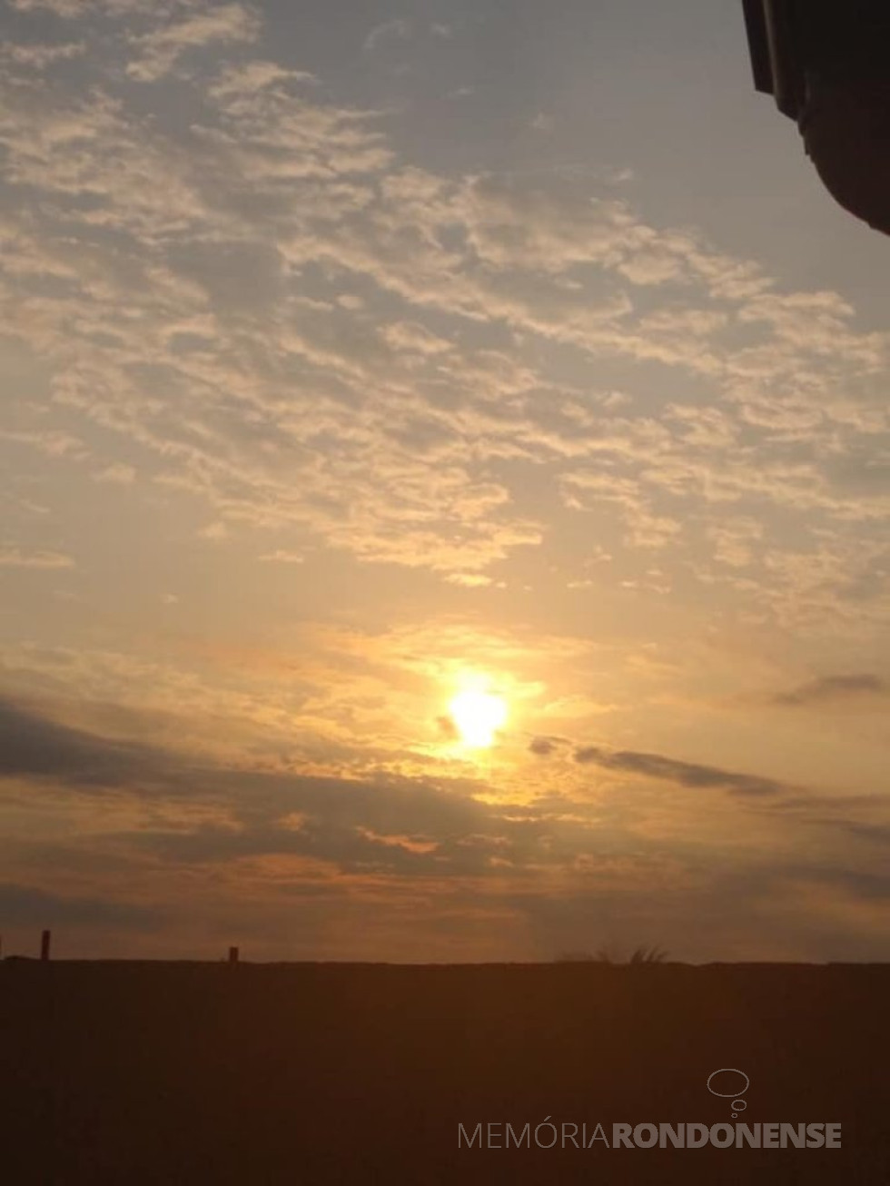 || Pôr do sol na cidade de Marechal Cândido Rondon, em 14 de setembro de 2021.
Imagem: Acervo e crédito da pioneira rondonense Ilda Bet - FOTO 25 -