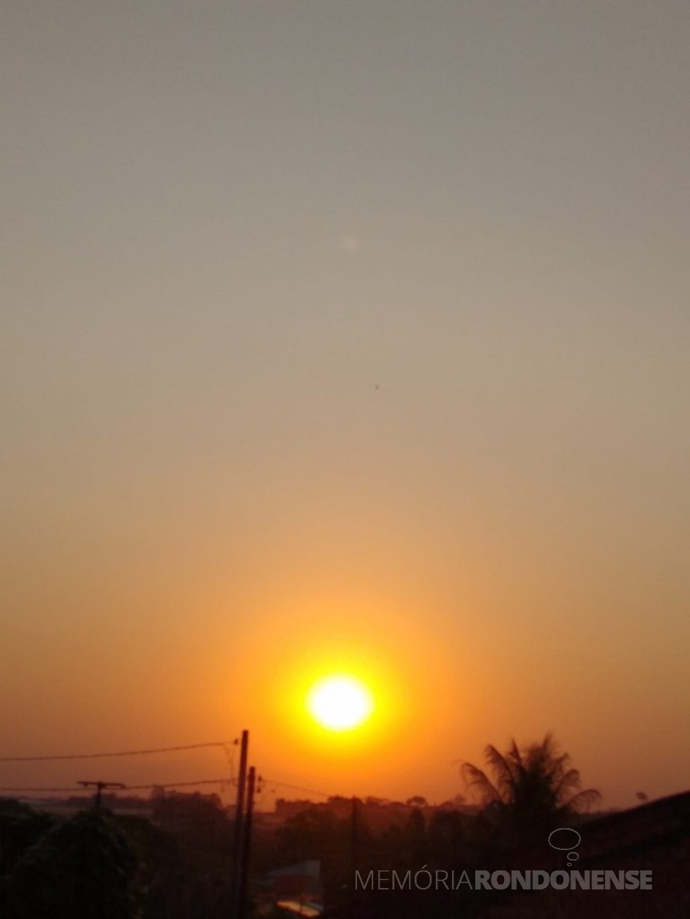 || Pôr do sol na cidade de Marechal Cândido Rondon, em 17 de setembro de 2021.
Imagem: Acervo e crédito da pioneira rondonense Ilda Bet - FOTO 18 -