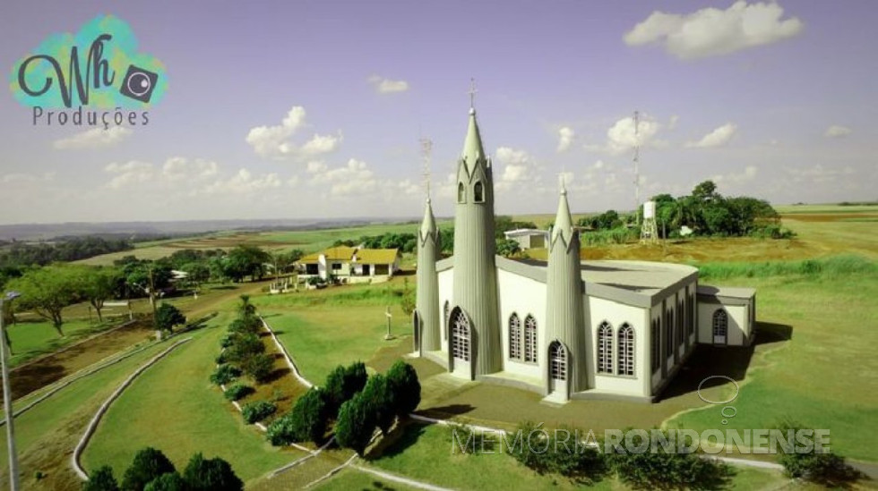 || Igreja católica  do distrito rondonense de São Roque, inaugurada em setembro de 1988.
Imagem: Acervo Hugo Pichler/Pinterest - FOTO 12 -