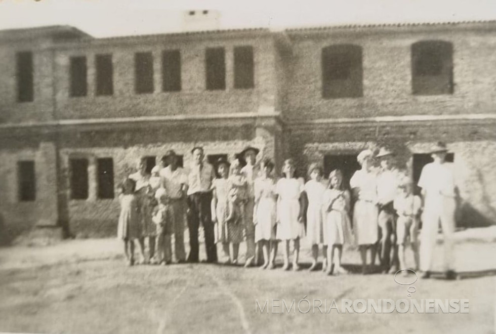 || Hotel Cataratas em construção, junto às Cataratas do Iguaçu, em meados de 1950.
Imagem Acervo Valmir Guder Vaschanski - FOTO 10 -