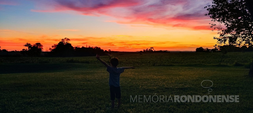 || Entardecer no interior do município de Marechal Cândido Rondon, em 13 de novembro de 2021.
Imagem: Acervo e crédito do rondonense Christian Guenther - FOTO 18 -