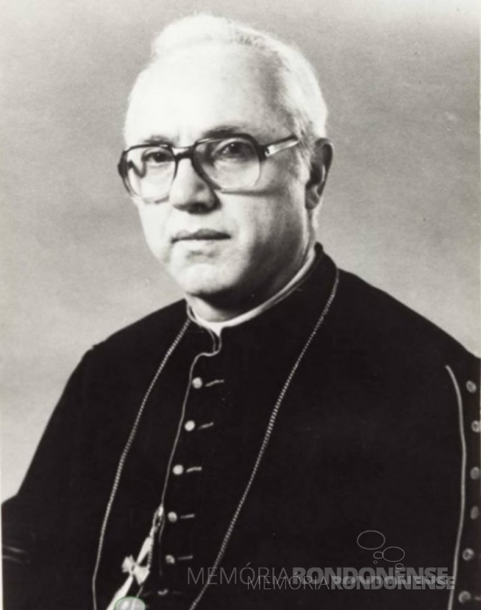 || Lúcio Baumgartner, bispo da diocese de Toledo (PR), nomeado como arcebispo de Cascavel (PR), em dezembro de 1995.
Imagem: Acervo Memória Rondonense - FOTO 8 - 